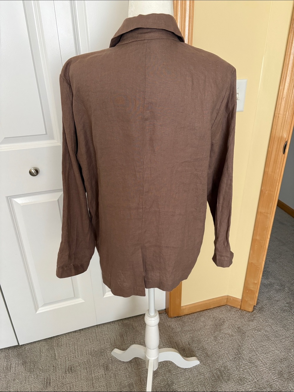Eileen Fisher Brown Relaxed Double-Breasted Linen-Blend Blazer - Picture 5 of 8